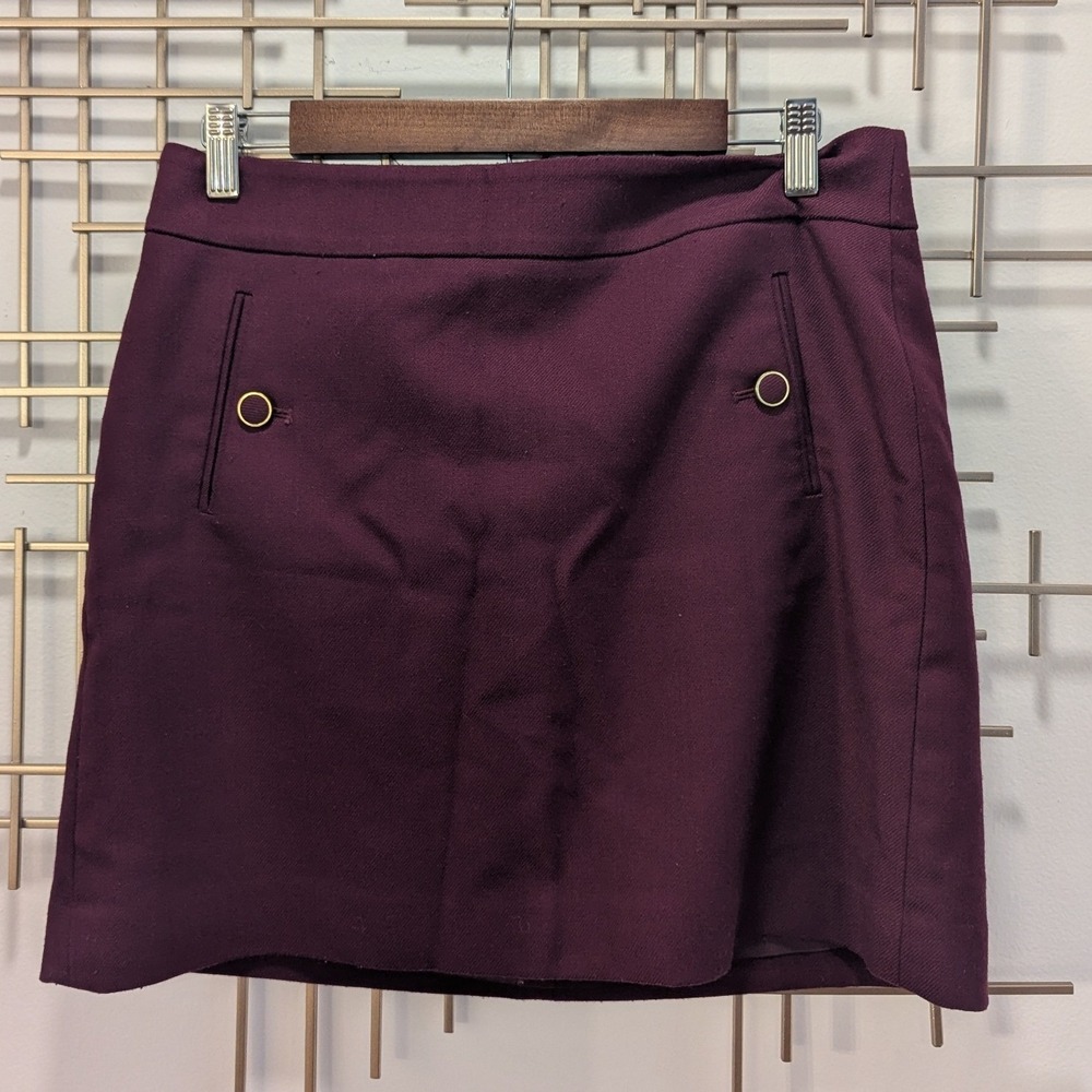 Ann Taylor LOFT Mini Skirt Eggplant Purple Button Detail 8P Retro Mod Office